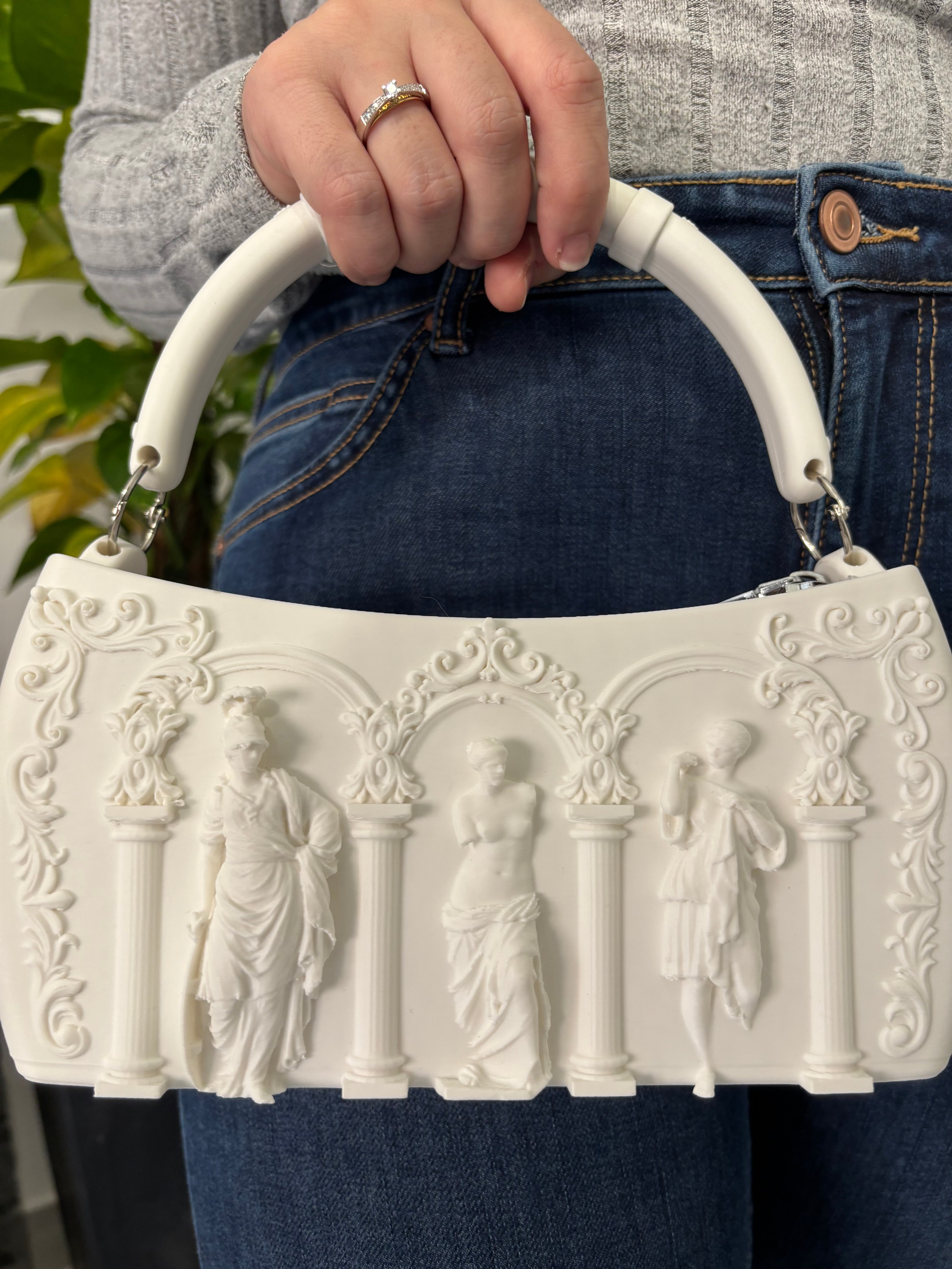 Bolso Blanco Estilo Clásico Grecorromano con Relieves - JeanPrintsCo