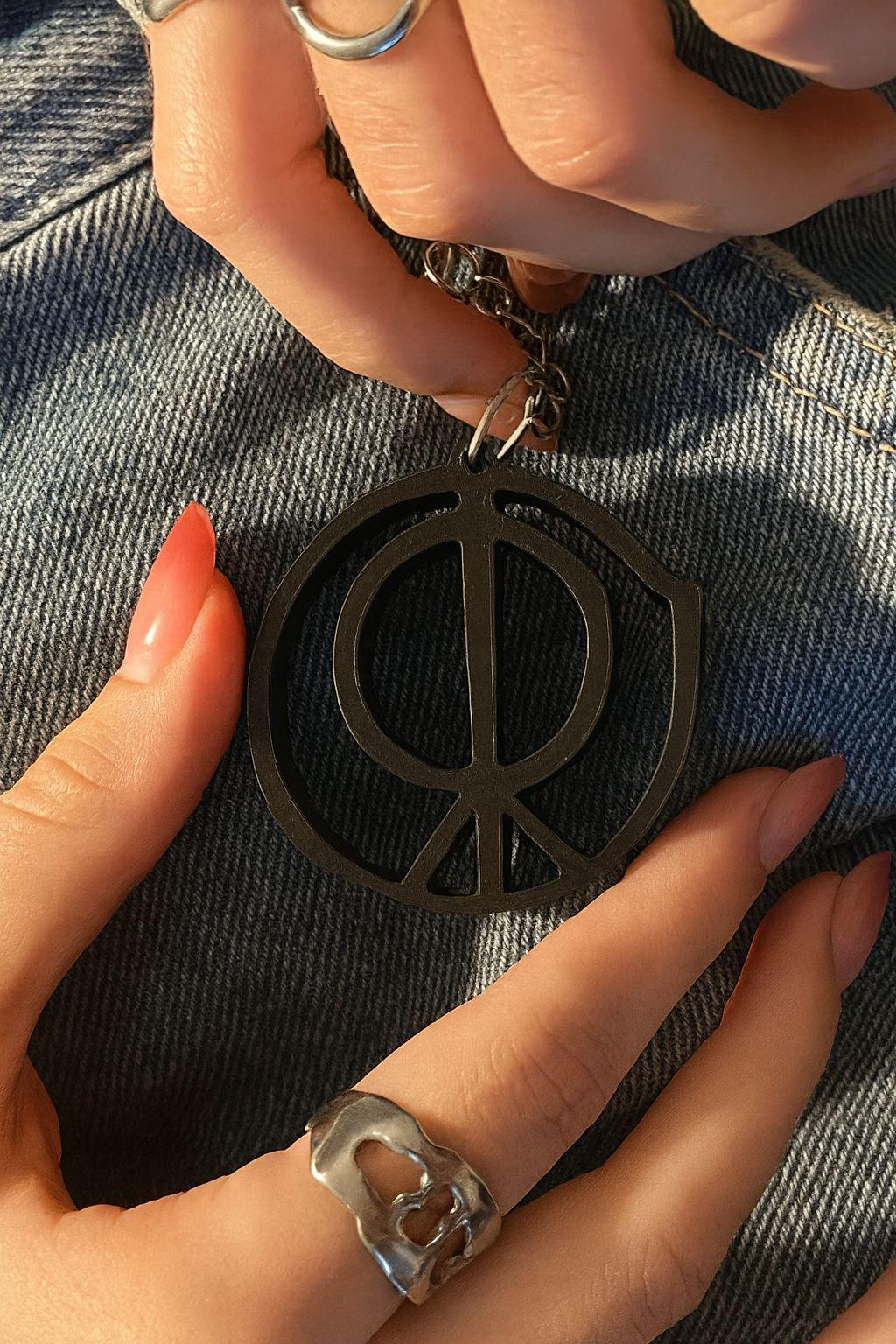 Llavero LUX inspirado en Rosalía | Diseño exclusivo impreso en 3D | Regalo moderno y artístico | Accesorio único hecho a mano