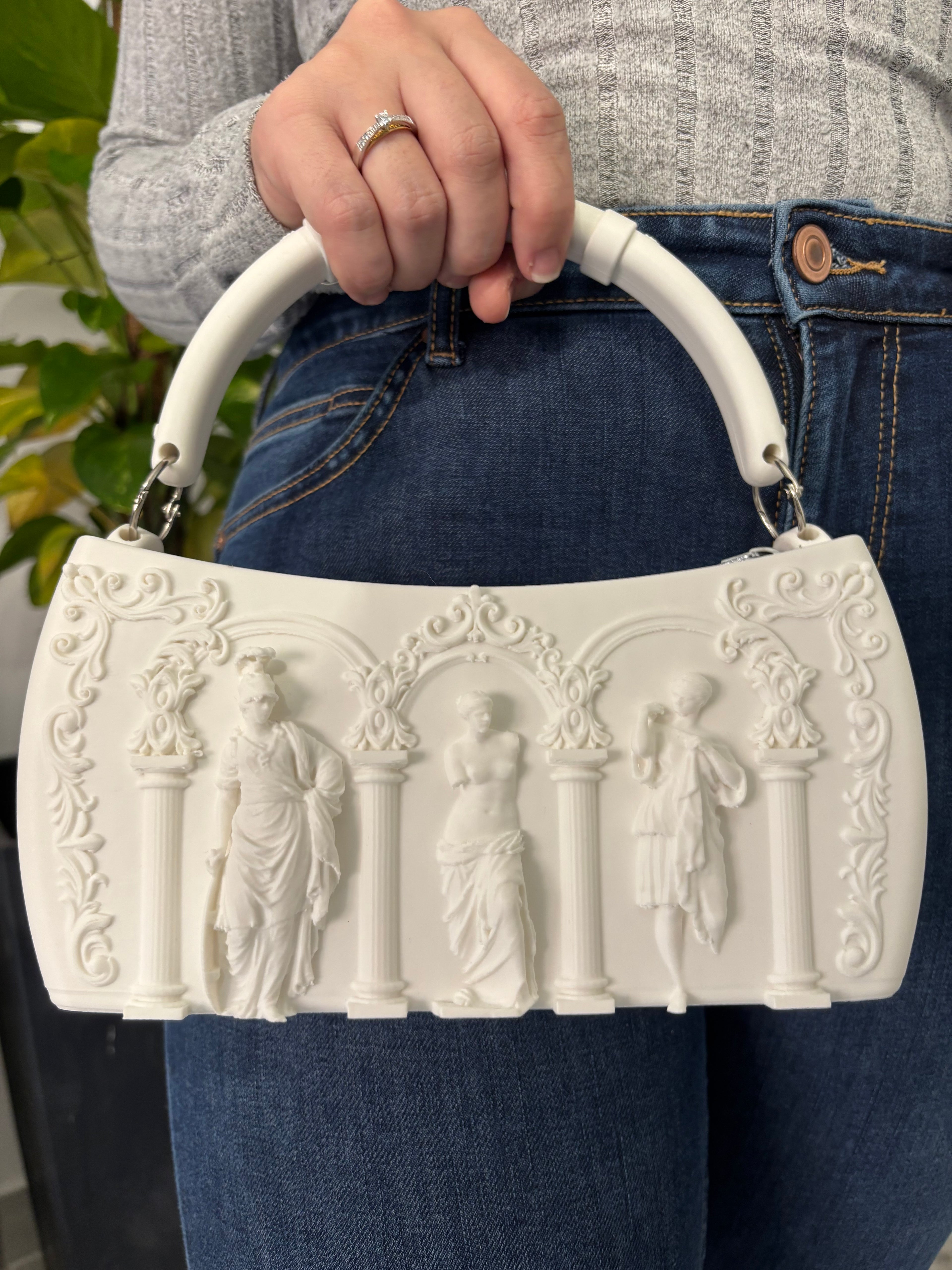 Bolso Blanco Estilo Clásico Grecorromano con Relieves - JeanPrintsCo