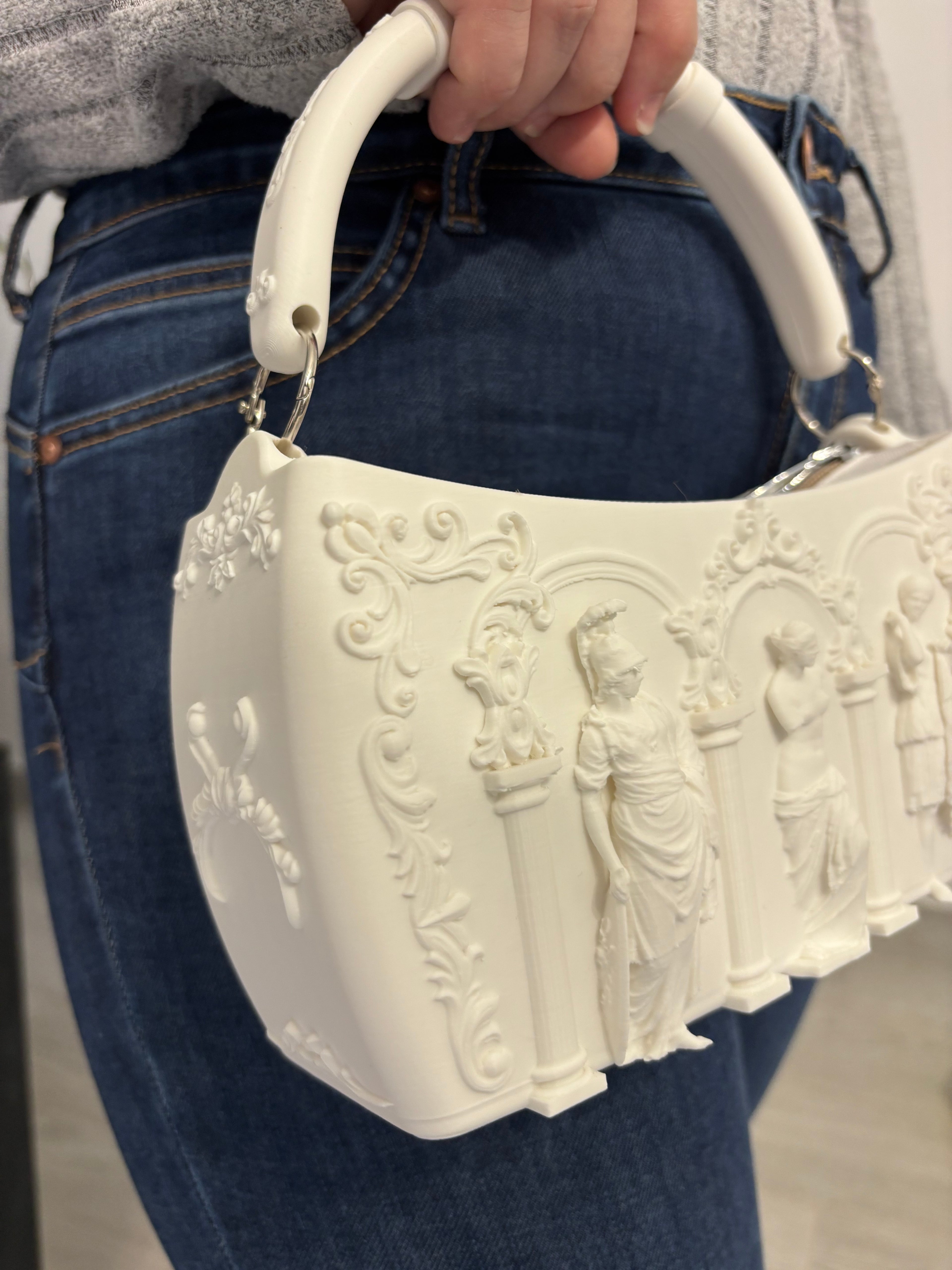 Bolso Blanco Estilo Clásico Grecorromano con Relieves - JeanPrintsCo